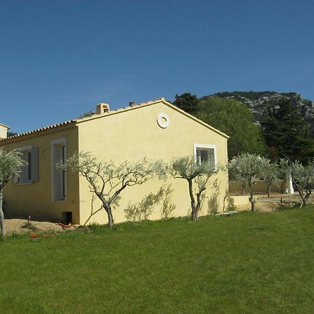 فيلا Le Jardin Des Tourterelles Robion en Luberon المظهر الخارجي الصورة